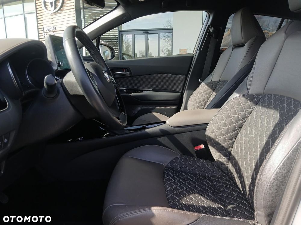 Toyota C-HR 2.0 Hybrid Executive - 16
