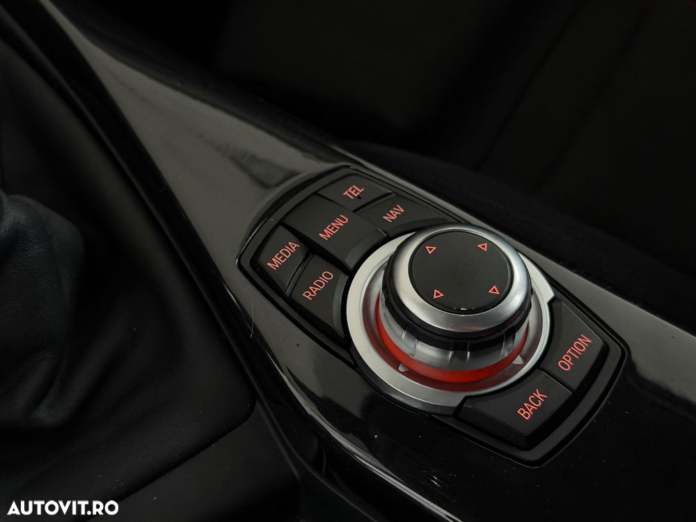 BMW Seria 1 118d Sport Line - 32