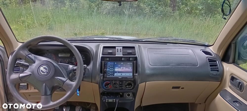 Nissan Terrano 2.7 TDi Sport - 7