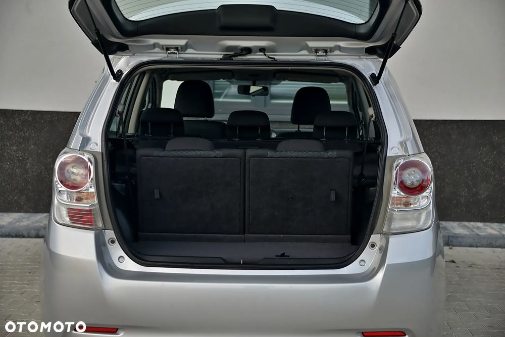 Toyota Verso 1.8 Premium 7os - 28