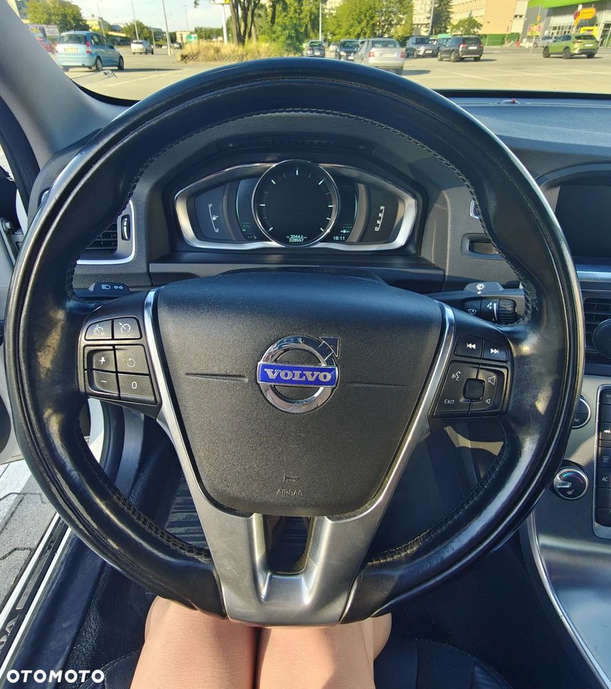 Volvo S60 D5 AWD Momentum - 8