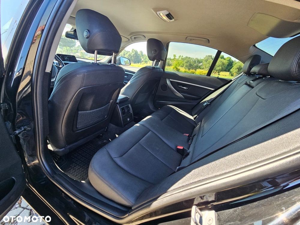 BMW Seria 3 318i GPF Sport Line - 25