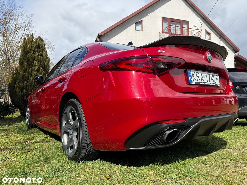 Alfa Romeo Giulia 2.0 Turbo 16V AT8-Q4 Veloce Ti - 25