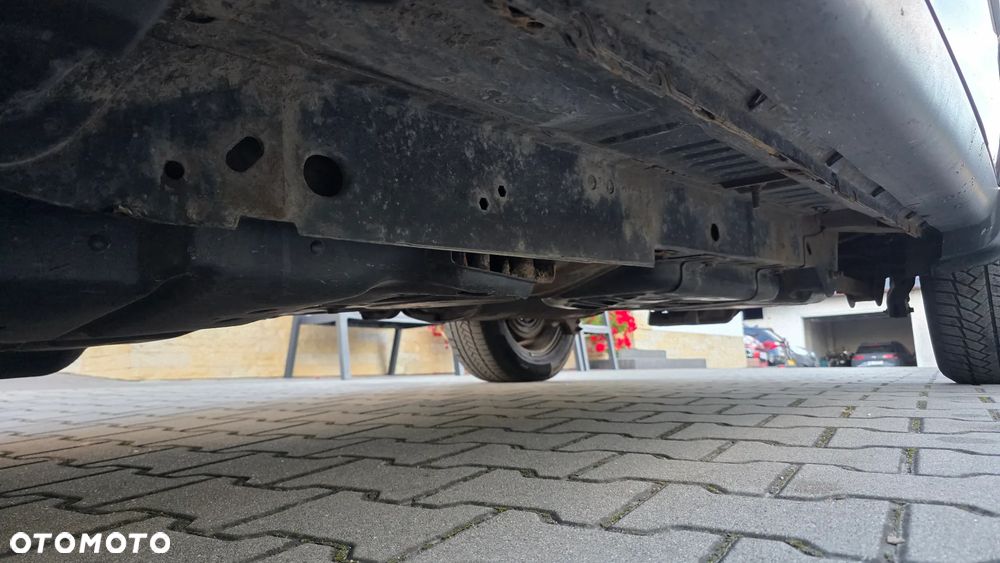 Jeep Cherokee 2.8 CRD DPF Sport - 39