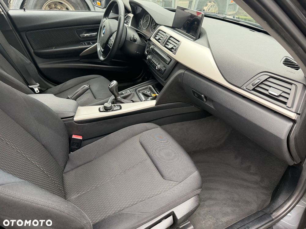 BMW Seria 3 316d - 10