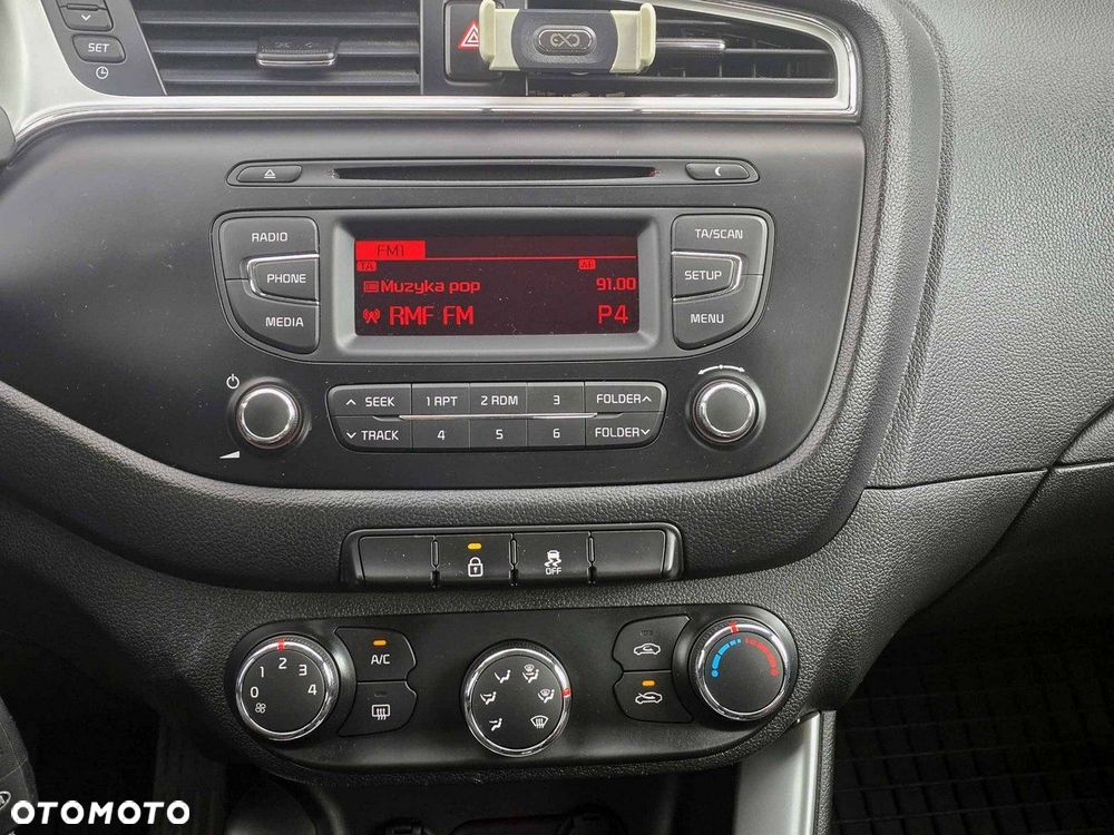 Kia Ceed - 11
