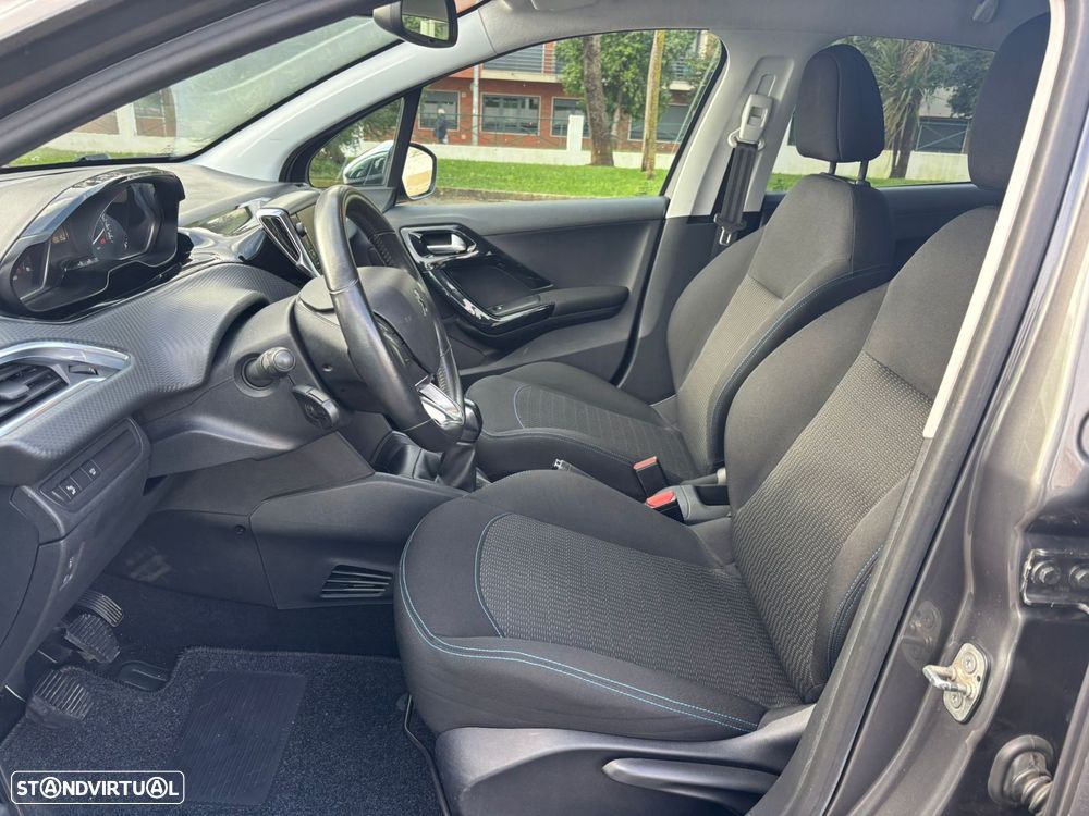 Peugeot 208 1.5 BlueHDi Signature - 21