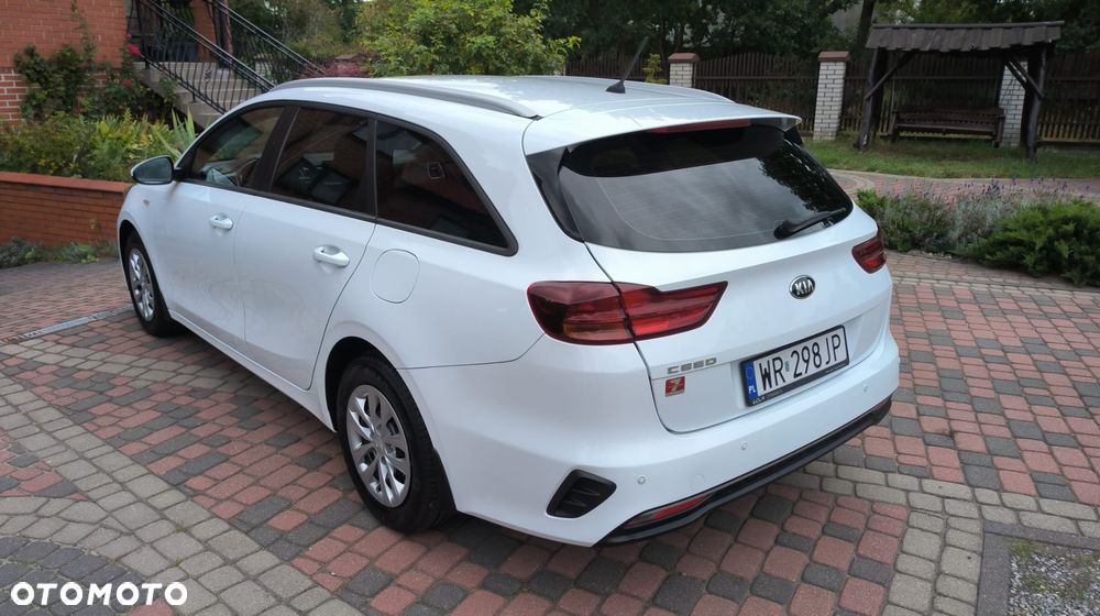 Kia Ceed - 4