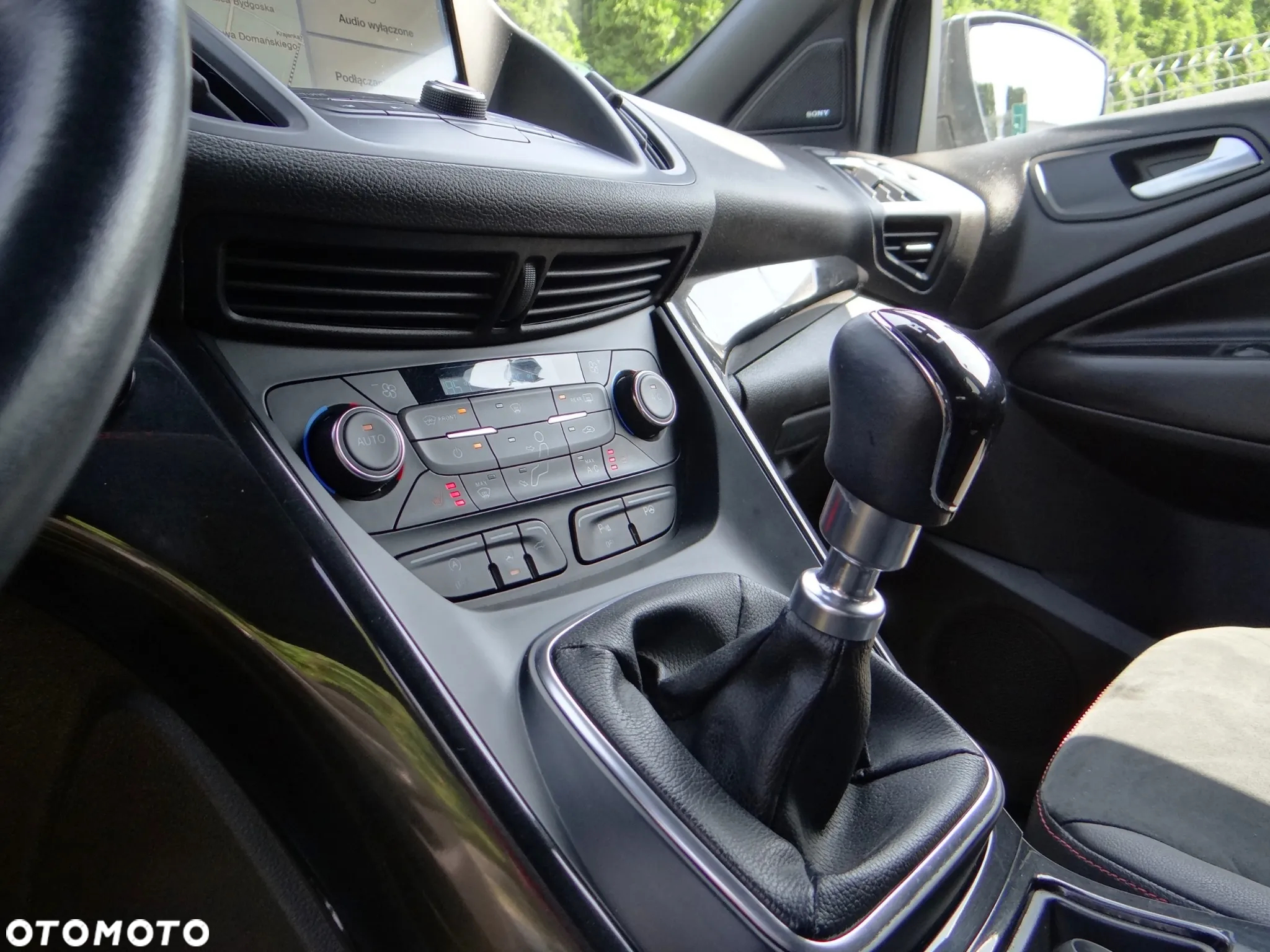 Ford Kuga 1.5 EcoBoost 2x4 ST-Line - 11