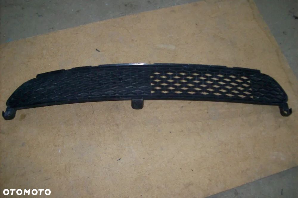 KRATKA ZDERZAKA PRZEDNIEGO TOYOTA AYGO ROK 05/09 - 2