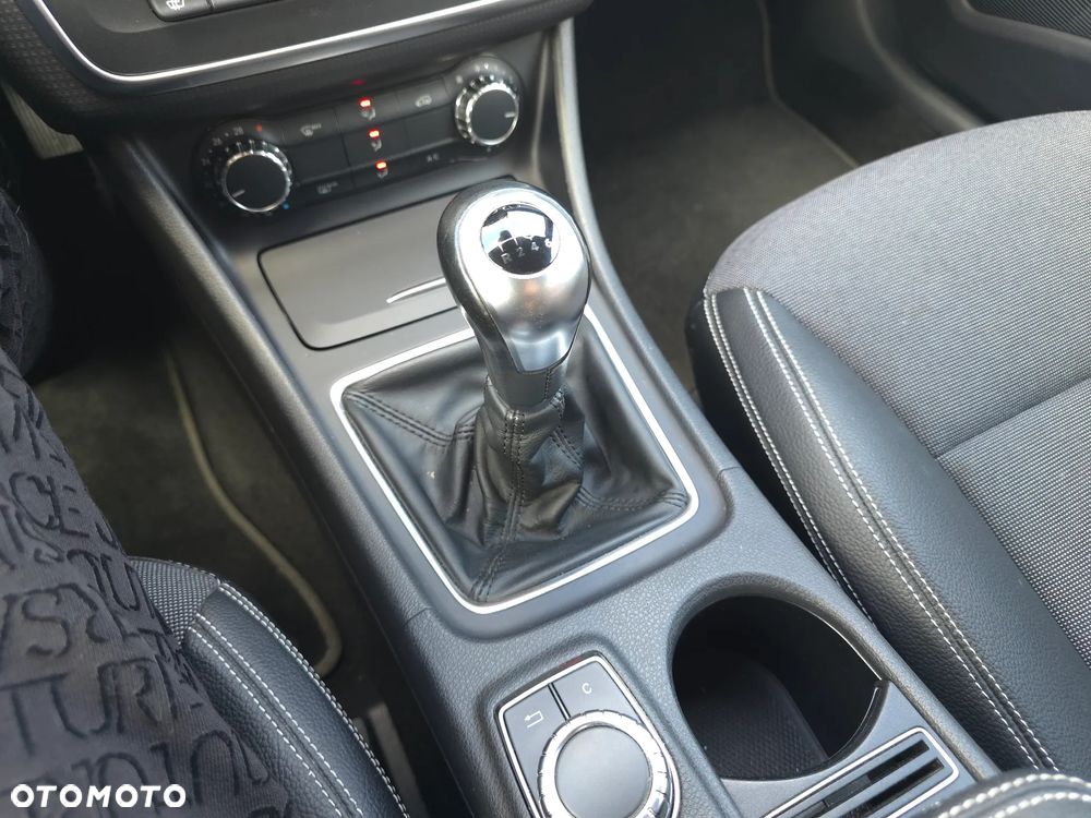 Mercedes-Benz Klasa A 180 (BlueEFFICIENCY) Style - 29