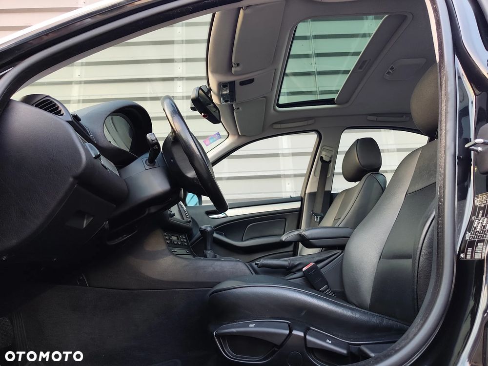 BMW Seria 3 325i Edition Exclusive - 30
