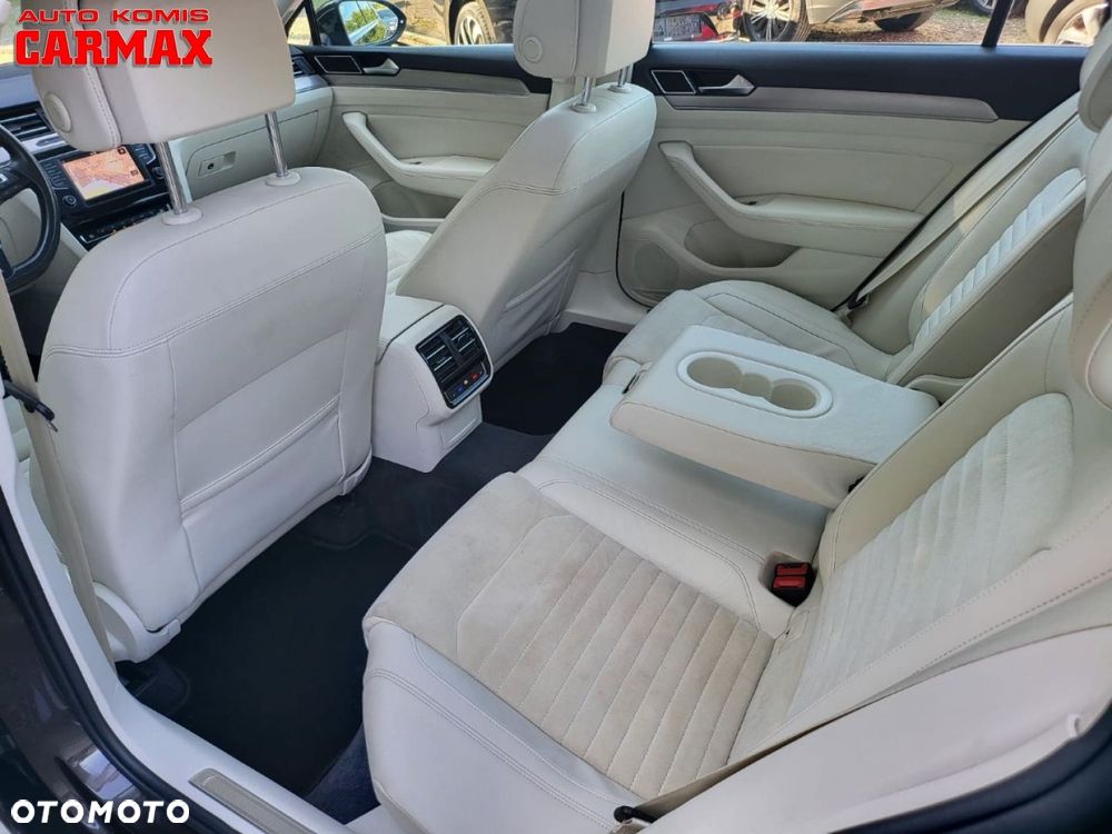 Volkswagen Passat - 30