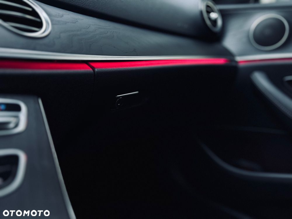 Mercedes-Benz Klasa E - 34