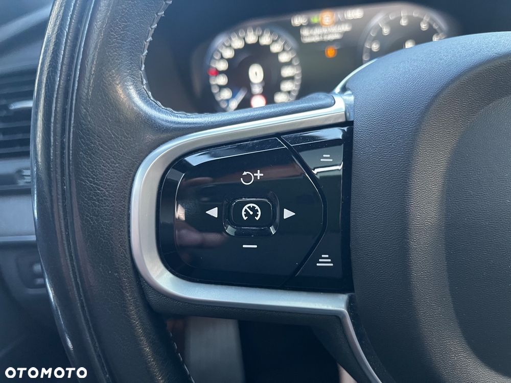 Volvo XC 90 T6 AWD Momentum 7os - 22