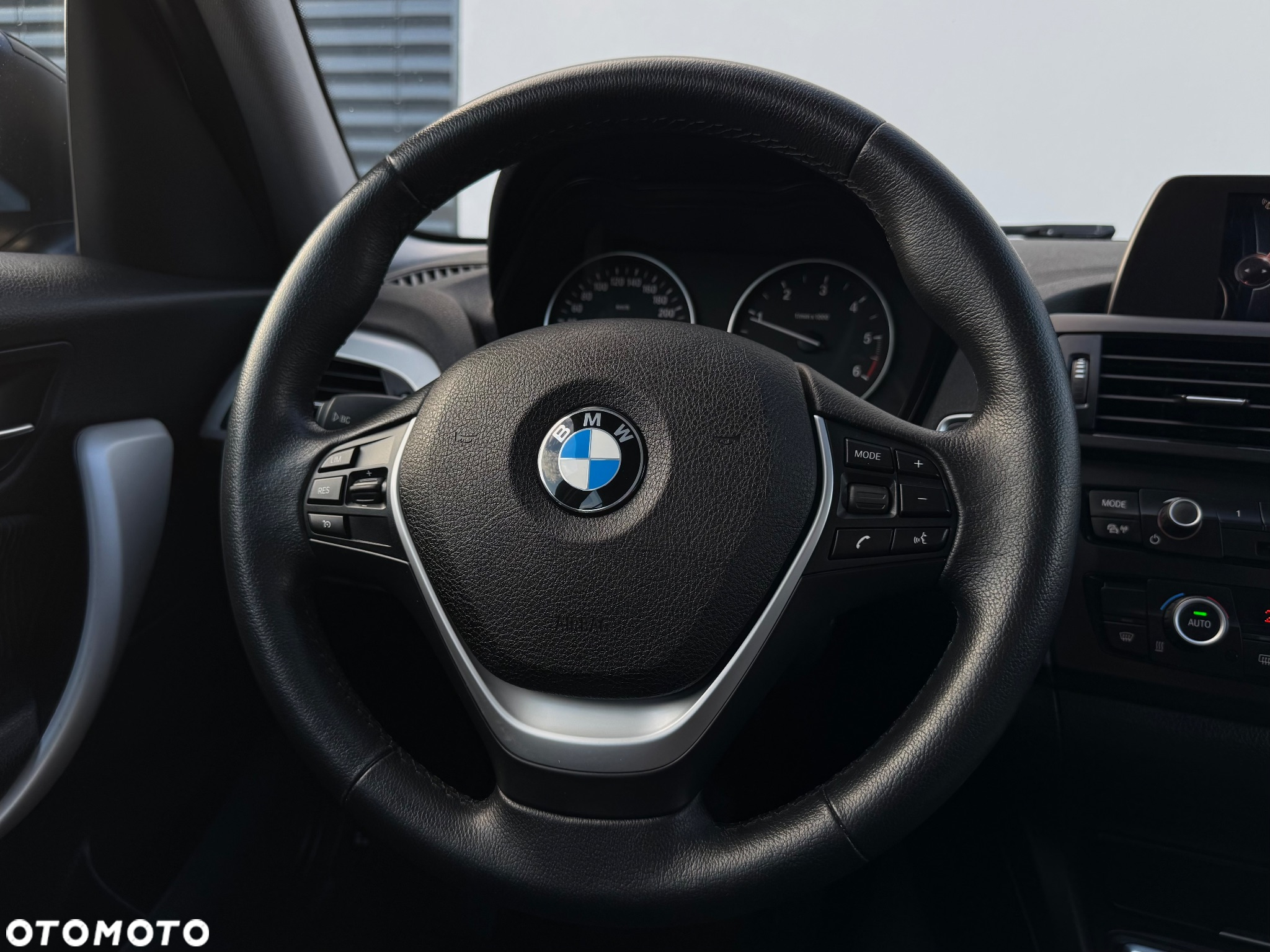 BMW Seria 1 118d - 10