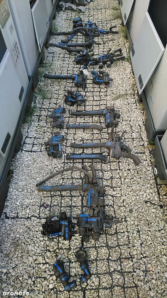 VOLKSWAGEN AUDI SEAT SKODA TERMOSTAT KRÓCIEC WODNY POMPA WODY - 1