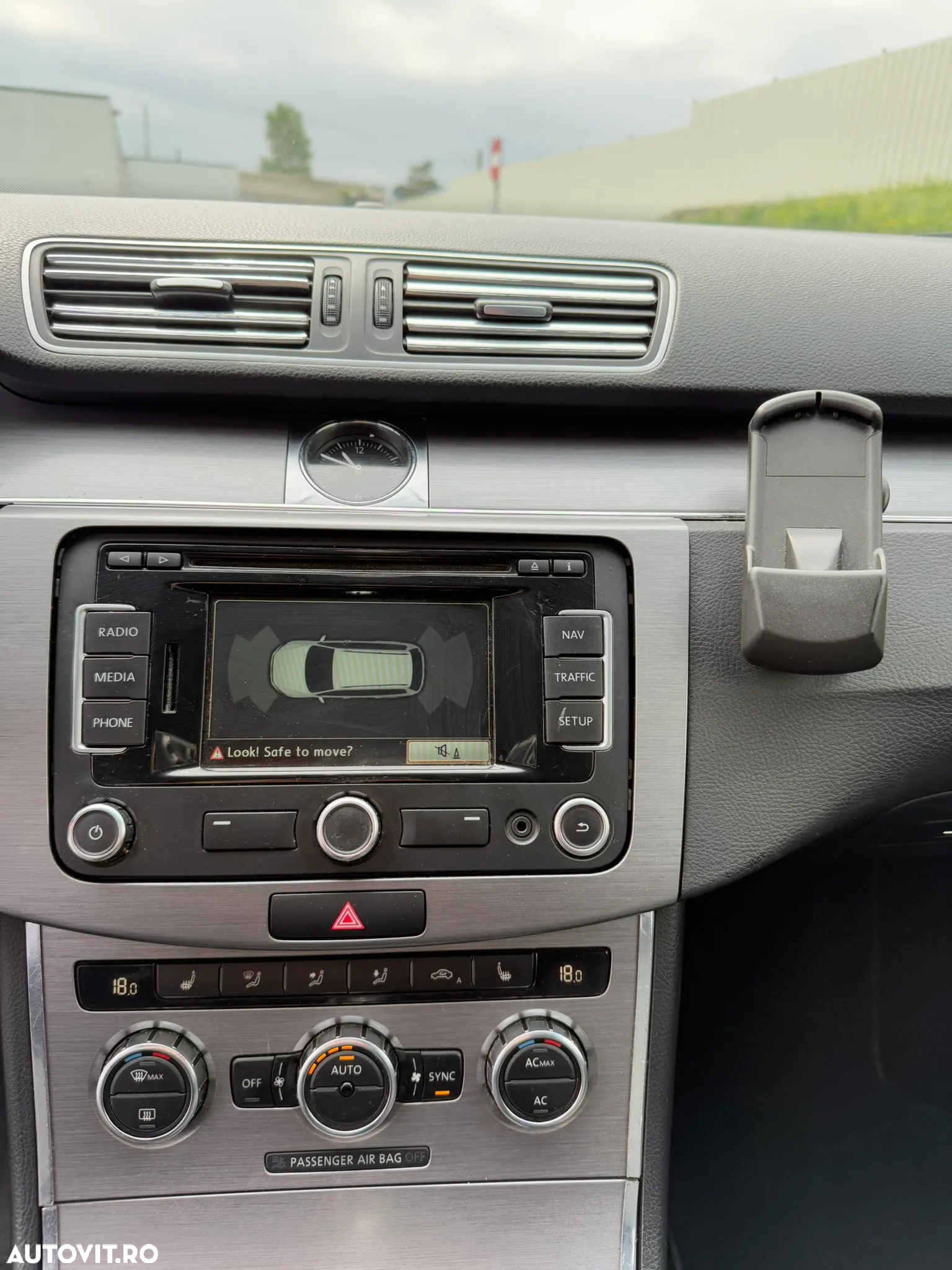 Volkswagen Passat Variant 2.0 TDI BlueMotion Technology Highline - 13