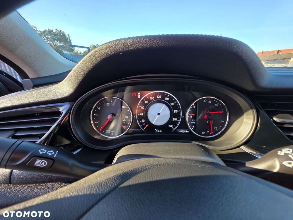 Opel Insignia - 10
