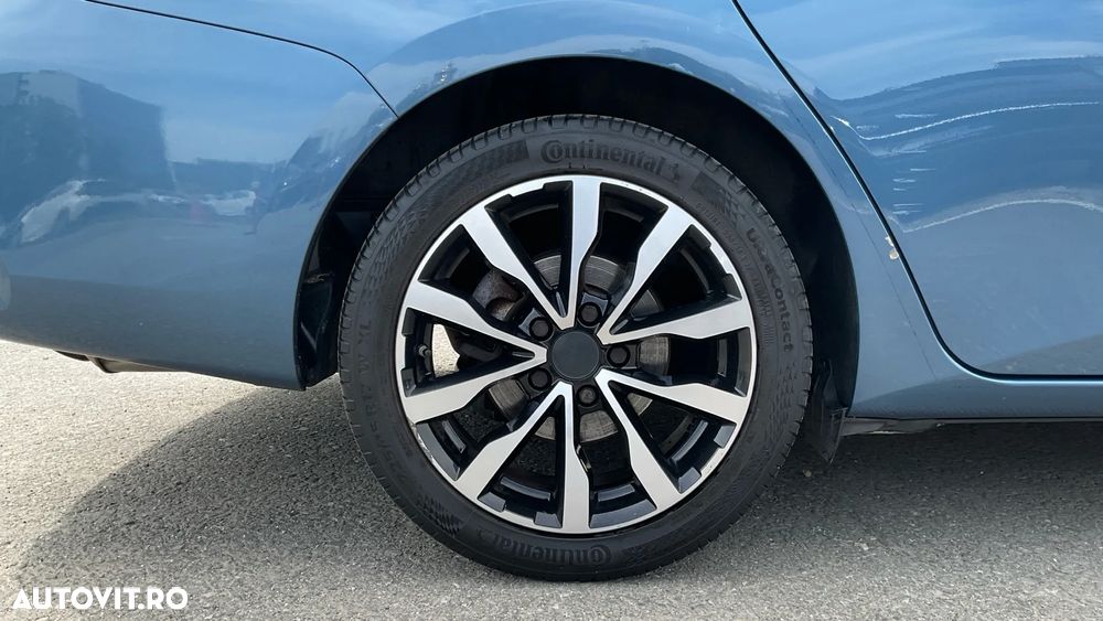 Toyota Auris 1.8 L VVT-i HSD Luna - 12