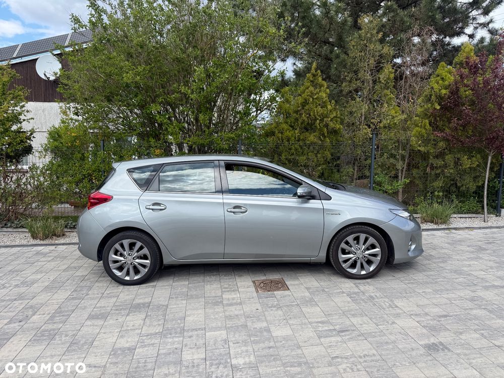 Toyota Auris Hybrid 135 Premium - 3