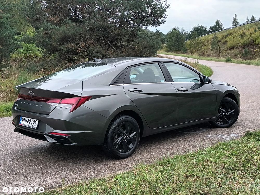 Hyundai Elantra 1.6 Smart CVT - 14