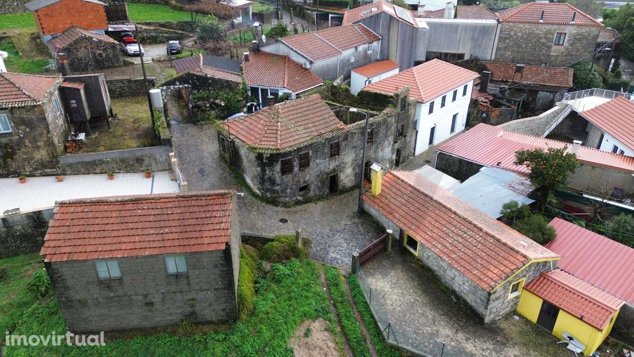 Moradia de 220m2 em Roge – Oportunidade Única de Restauro a 5 min. do - Grande imagem: 2/26