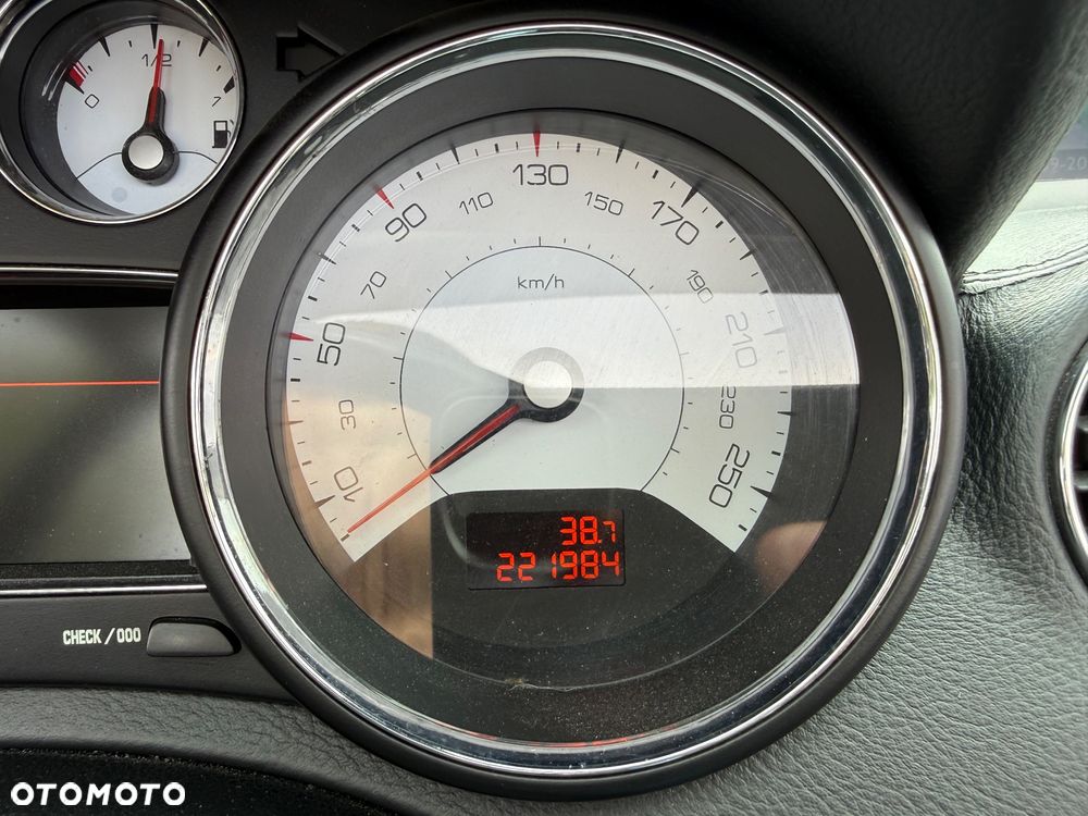 Peugeot 308 CC 2.0 HDi Sport Pack - 29