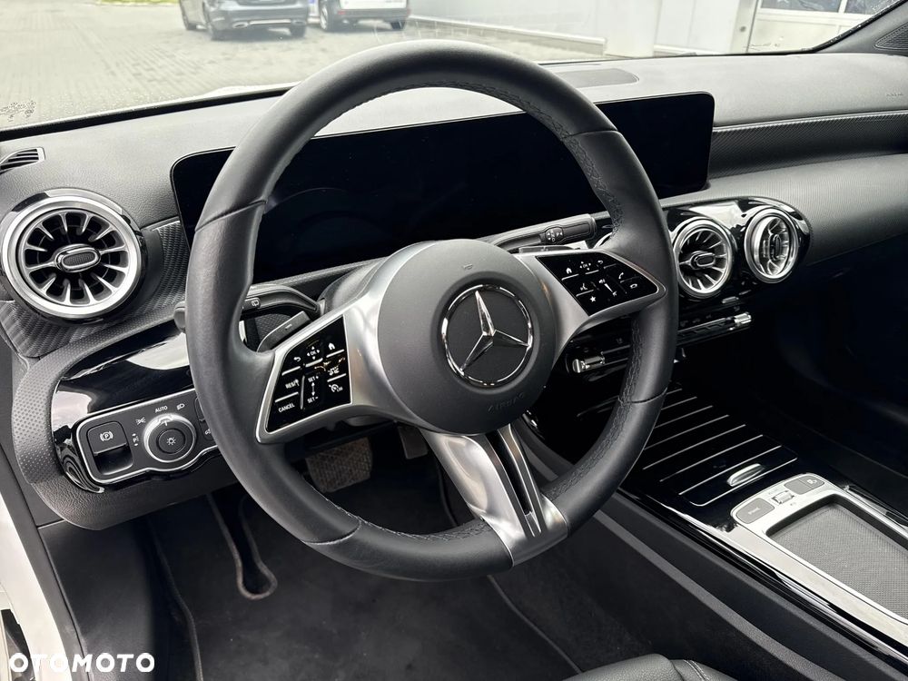 Mercedes-Benz Klasa A 180 7G-DCT Lim Progressive Advanced - 14