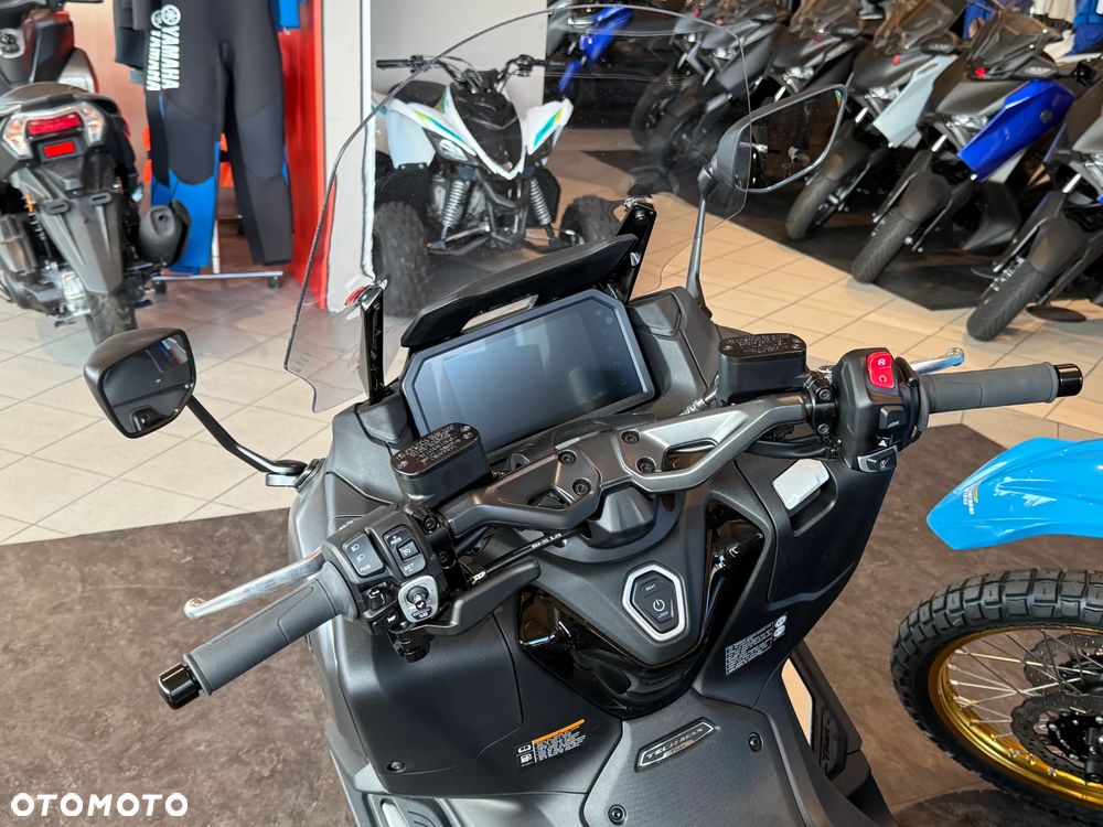 Yamaha Tmax - 5