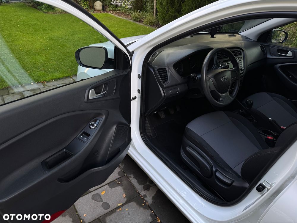 Hyundai i20 1.2 BlueDrive Classic + - 6