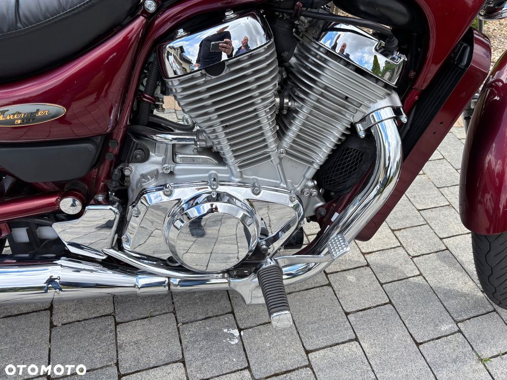 Suzuki Intruder - 12