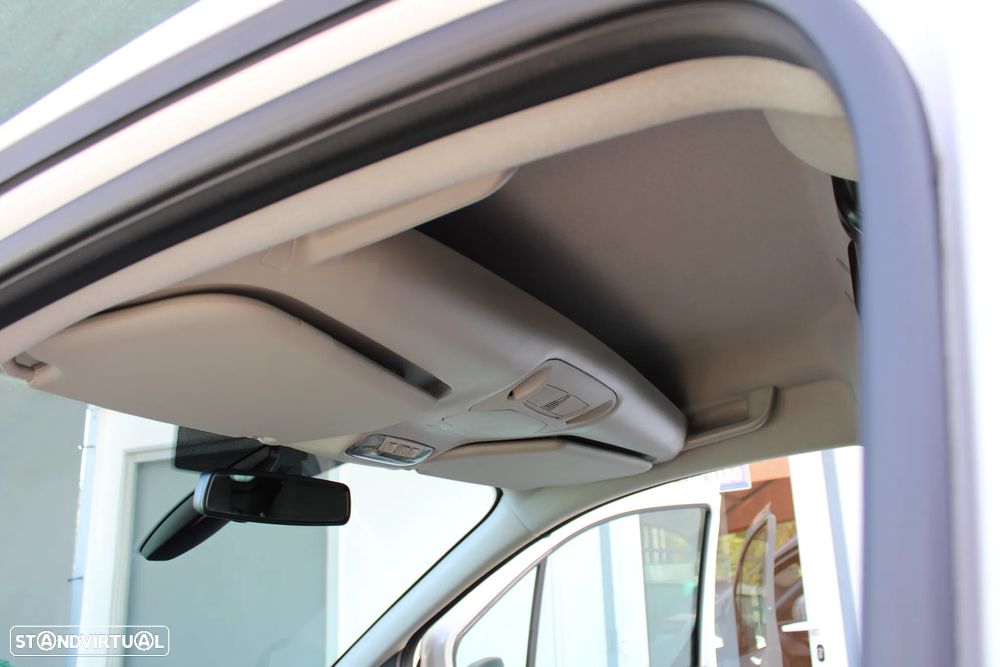 Ford Transit-Connect - 32