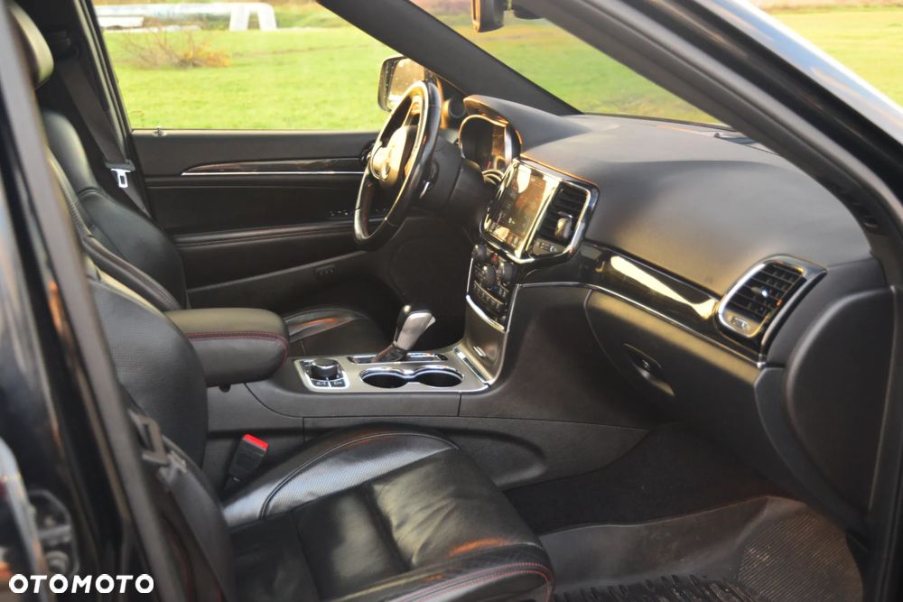 Jeep Grand Cherokee - 20