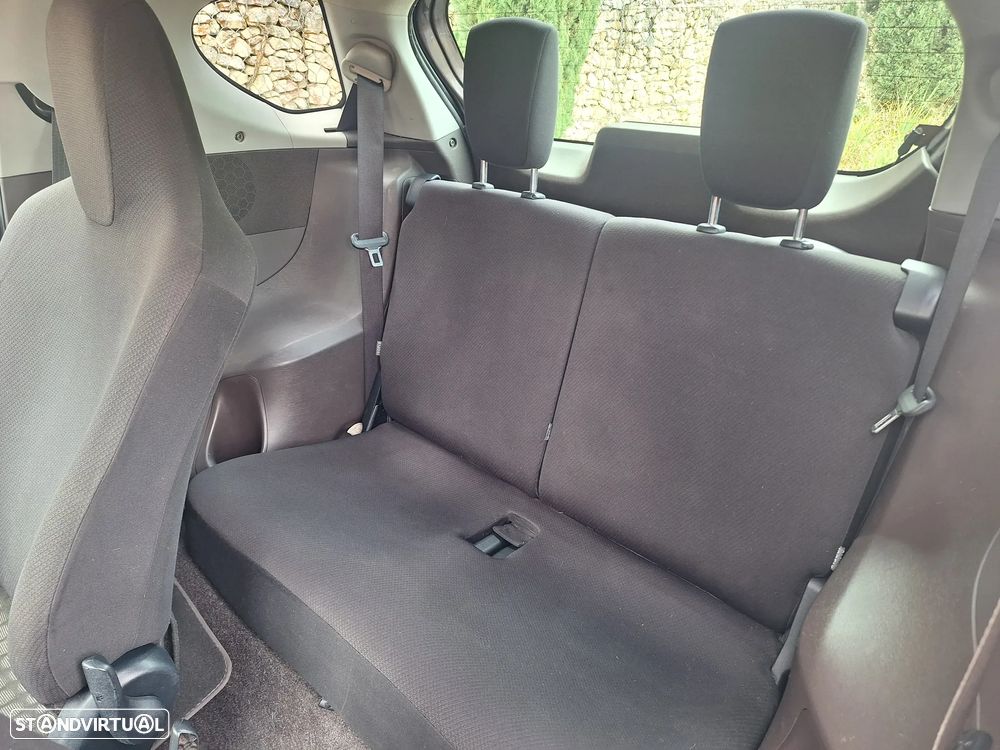 Toyota iQ 1.0 VVT-i 2 - 11