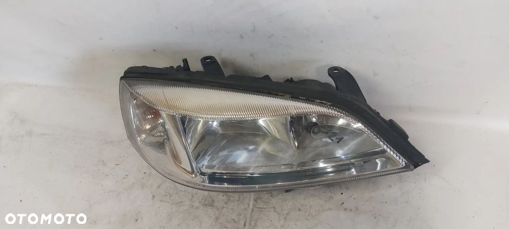 .  PRZOD PRZEDNIA LAMPA PRAWA OPEL ASTRA 2 G - 3