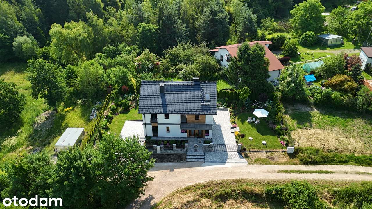 Wieliczka - Lednica Górna - Dom w otulinie kwiatów