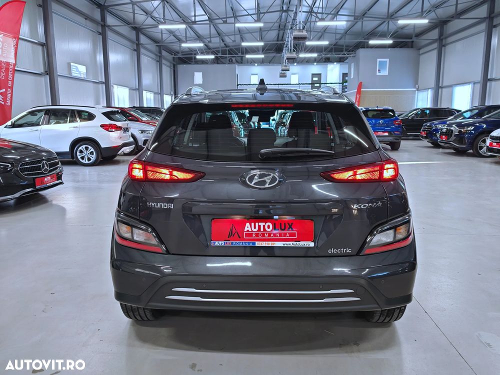 Hyundai KONA EV Select - 30