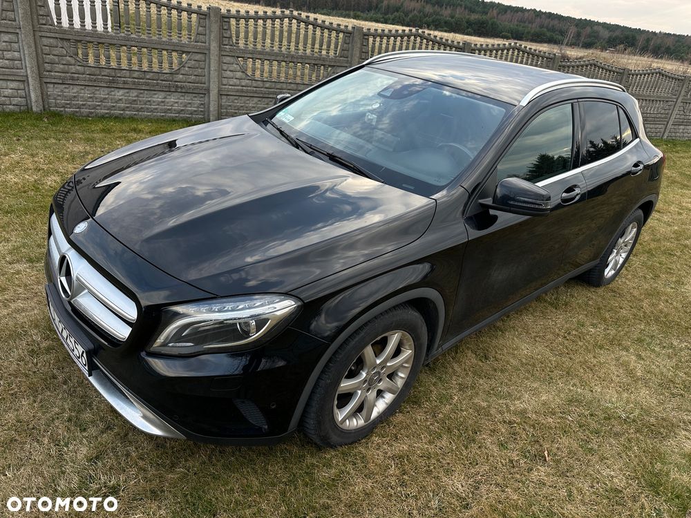 Mercedes-Benz GLA 220 d 4Matic 7G-DCT - 11
