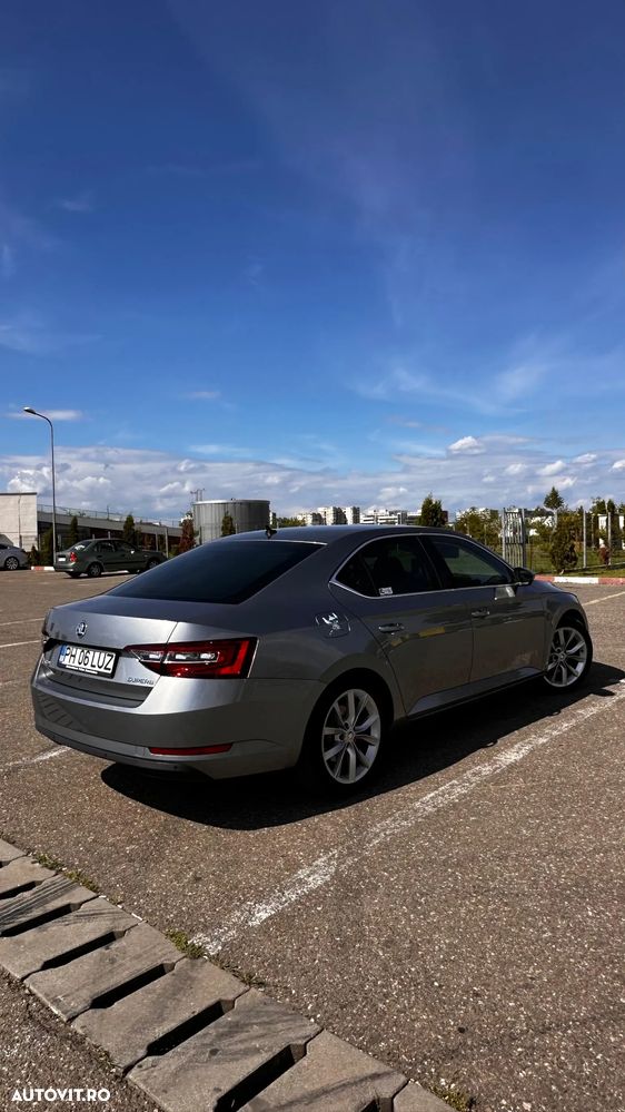 Skoda Superb 2.0 TDI DSG Style - 6