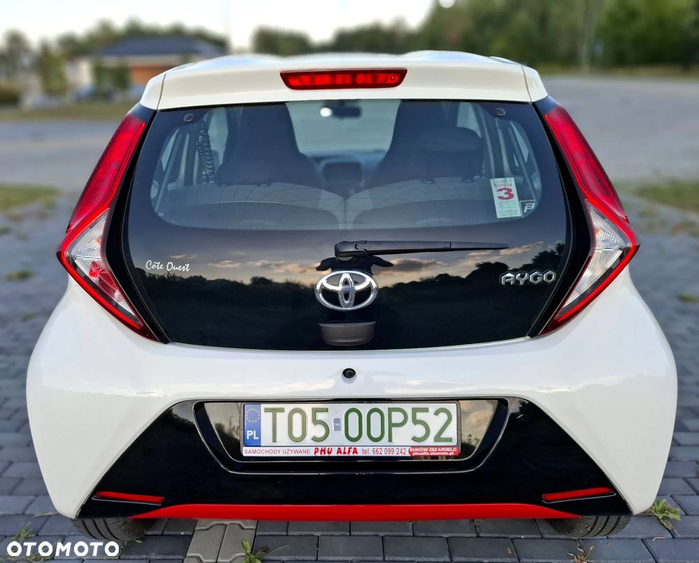Toyota Aygo x-play connect - 34