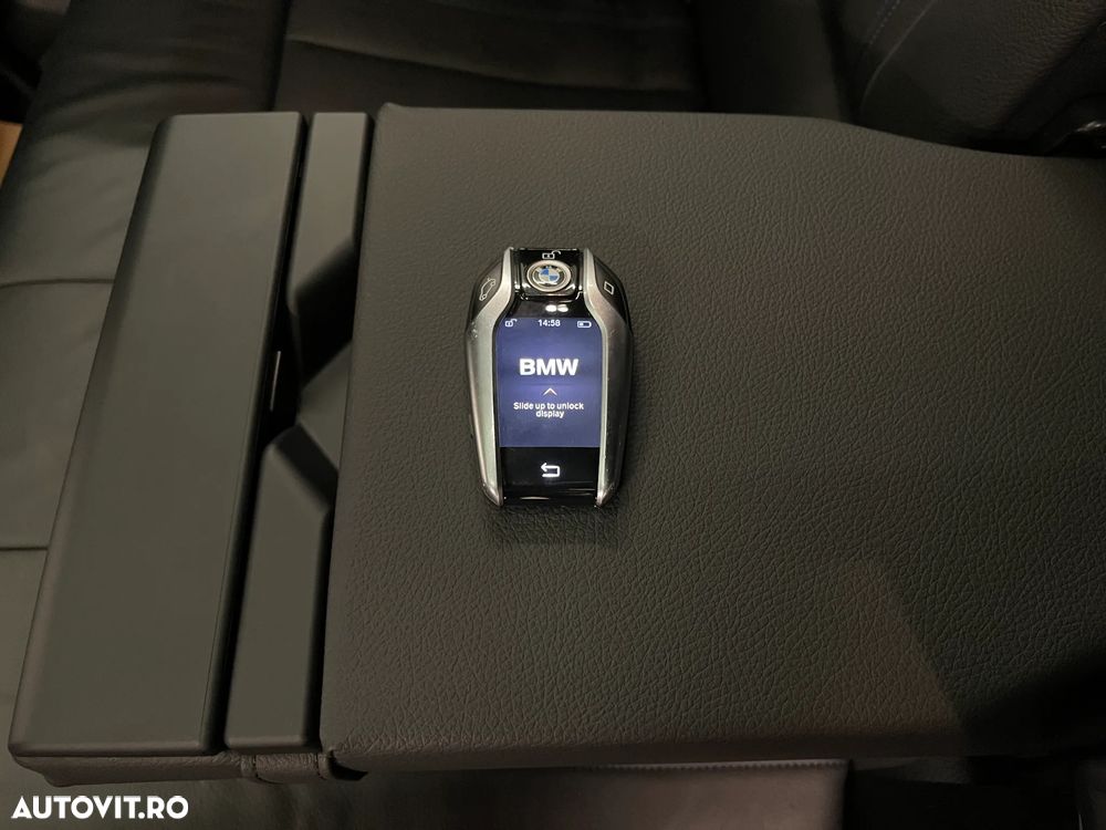 BMW Seria 5 530d xDrive Touring Aut. M Sport Edition - 33