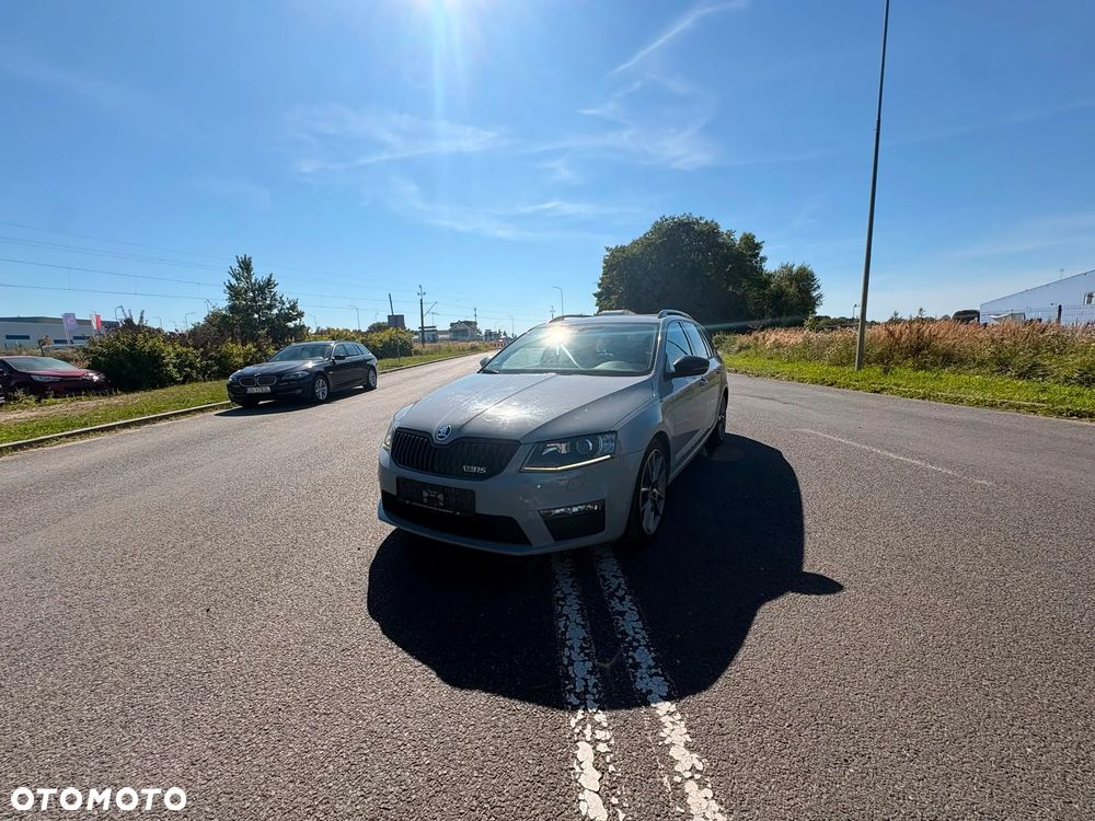 Skoda Octavia 2.0 TDI DSG RS - 9