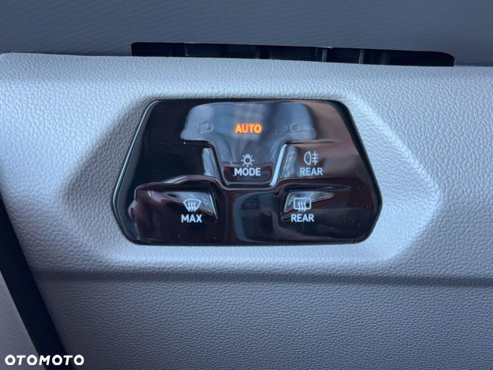 Volkswagen Multivan 2.0 TSI L2 Life DSG - 19