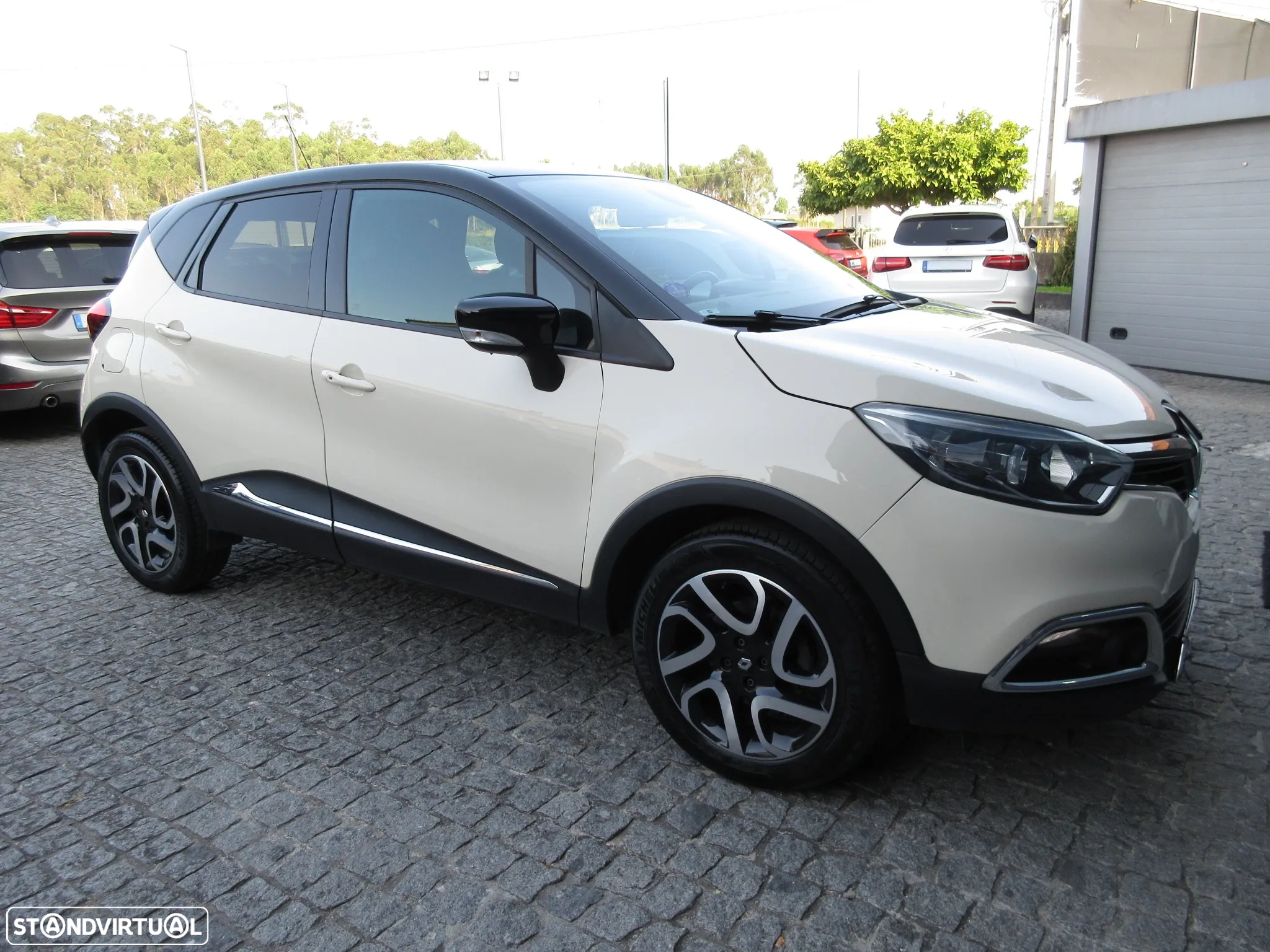 Renault Captur 1.2 TCe Exclusive EDC - 11