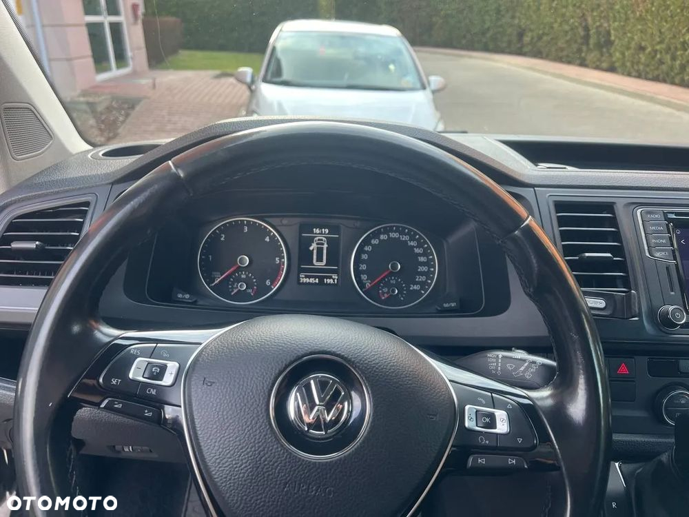 Volkswagen Caravelle - 19