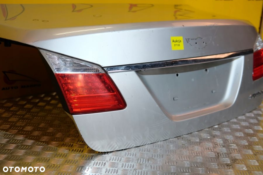 HYUNDAI GENESIS SEDAN 2008-2014 KLAPA TYŁ LAMPA - 6