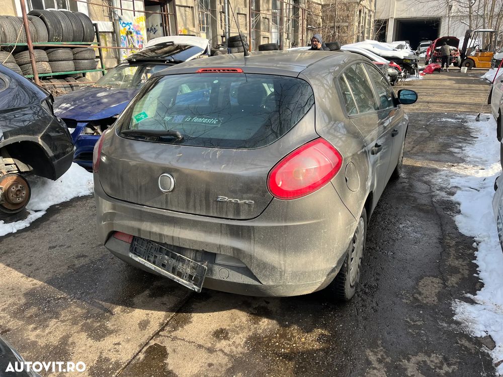 Dezmembrez Fiat  Bravo 2 bej auriu benzina 2007 - 8