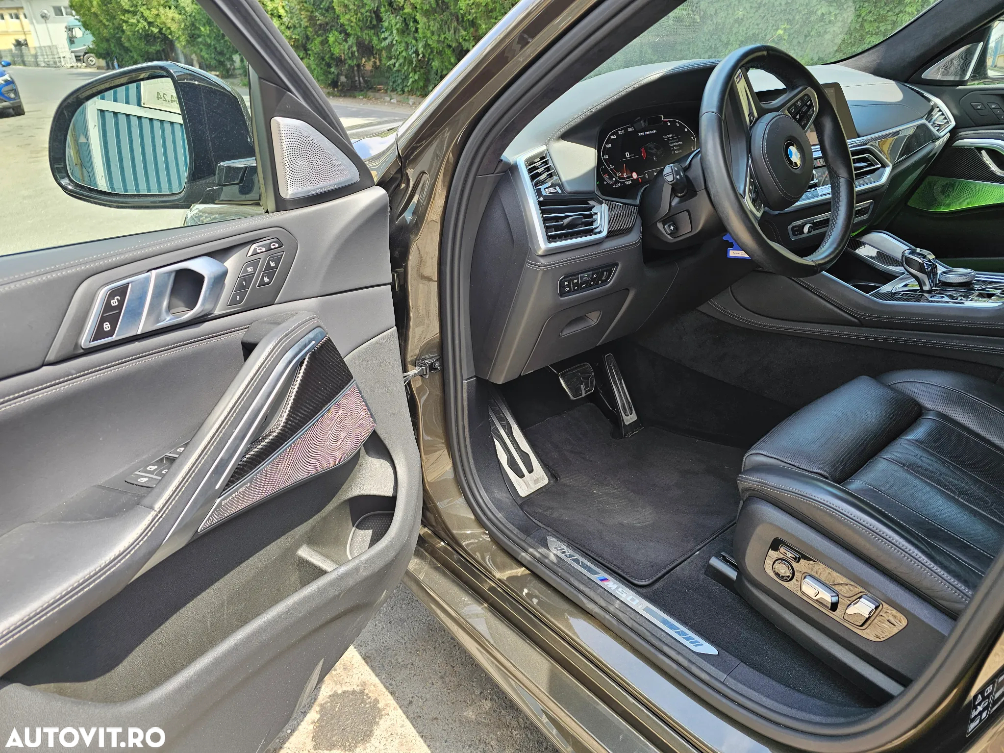 BMW X6 M M50i - 11