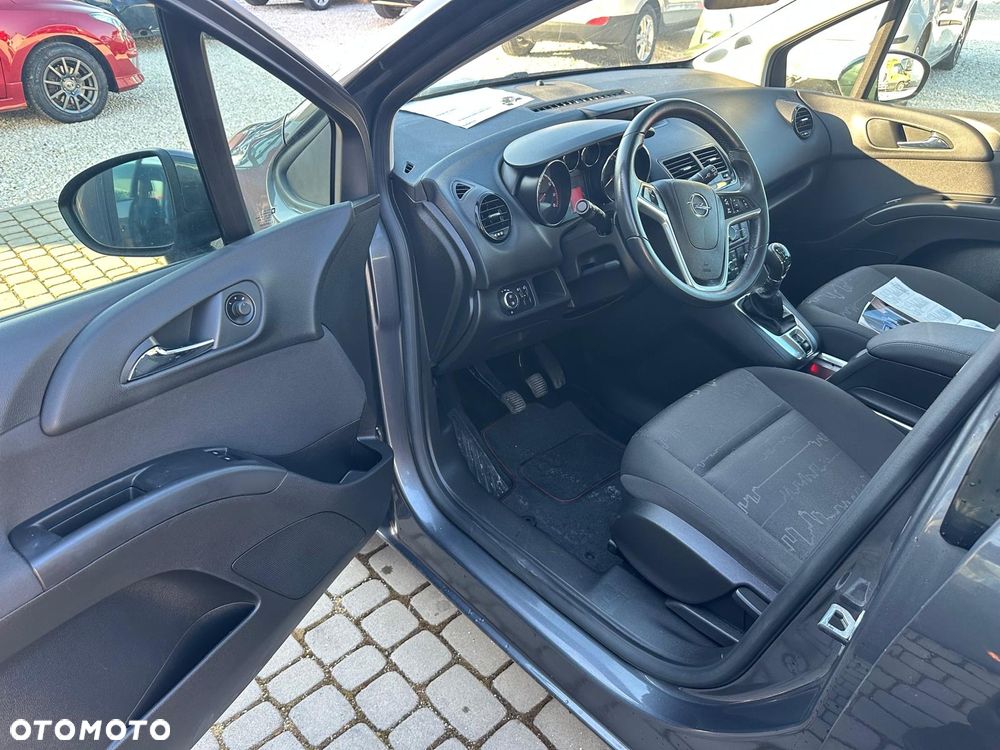 Opel Meriva 1.4 T Essentia S&S - 19